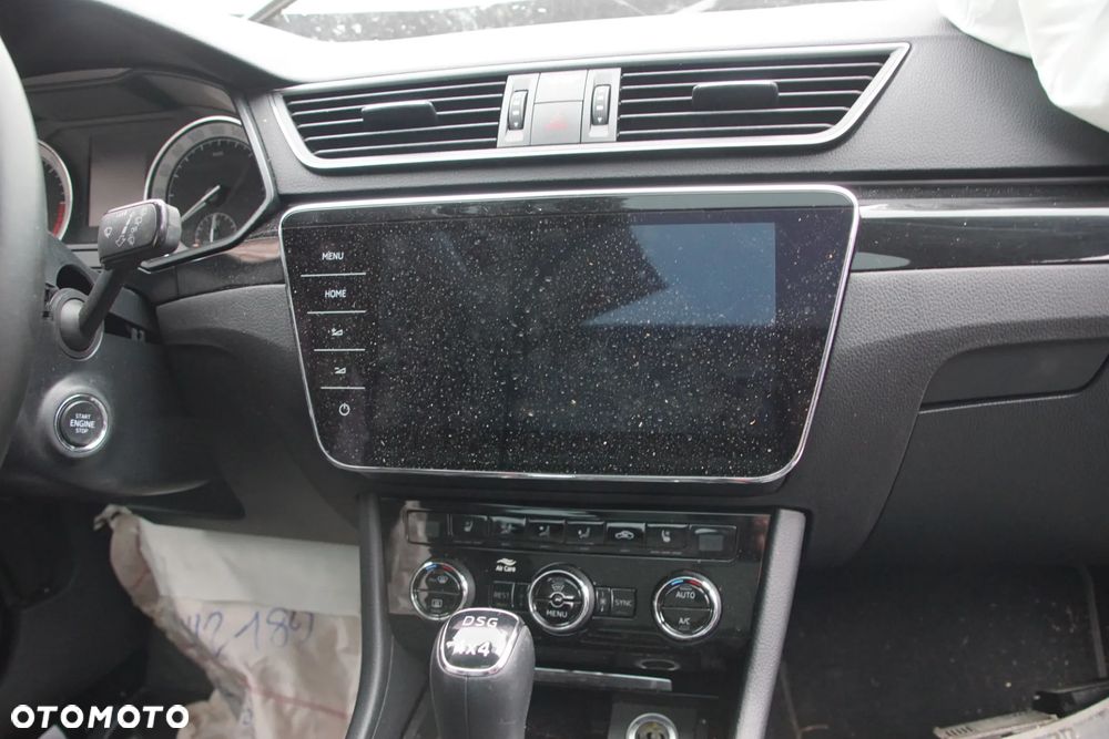 Auto na części - Skoda Superb III 4x4 2.0 TDI 190 KM DFHA SWP LF7M 2018R Silnik Skrzynia Drzwi Błotnik Zderzak Klapa Lampa Lusterko Klamka Szyba Deska Kokpit Sterownik Moduł Czujnik Licznik Wyświetlacz Panel Kierownica - 12