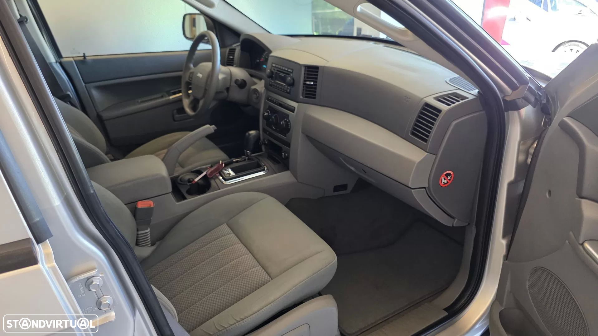 Jeep Grand Cherokee 3.0 CRD V6 Laredo - 38