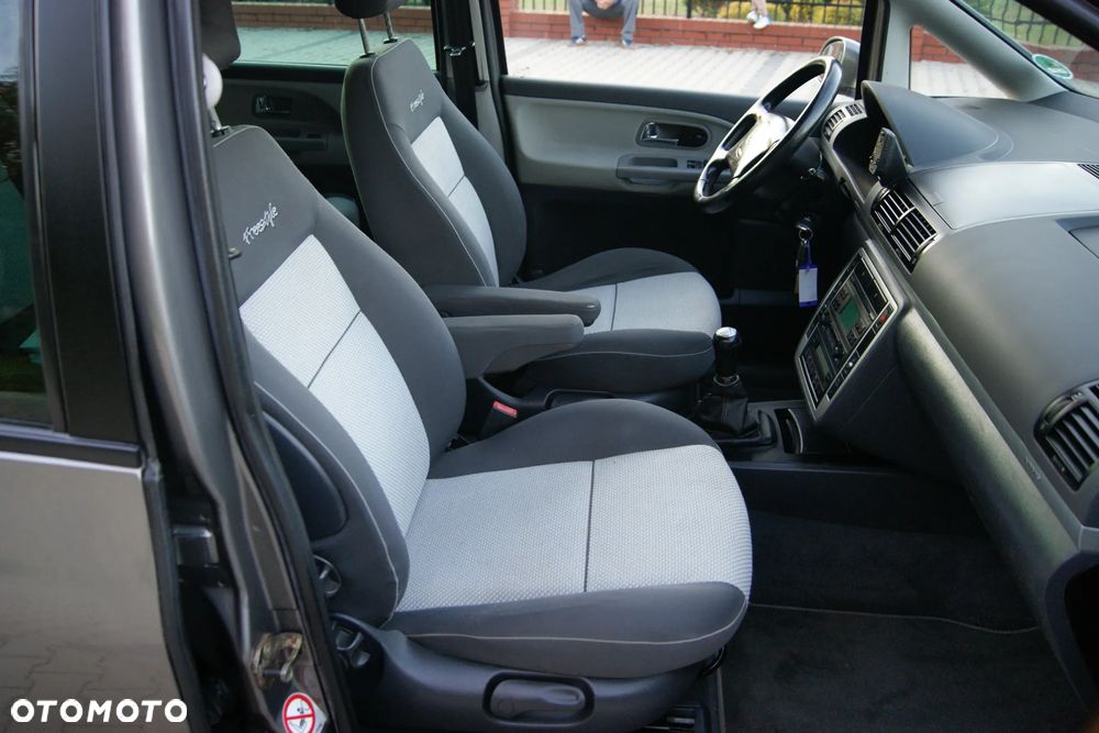 Volkswagen Sharan 1.8 5V Turbo Freestyle - 30