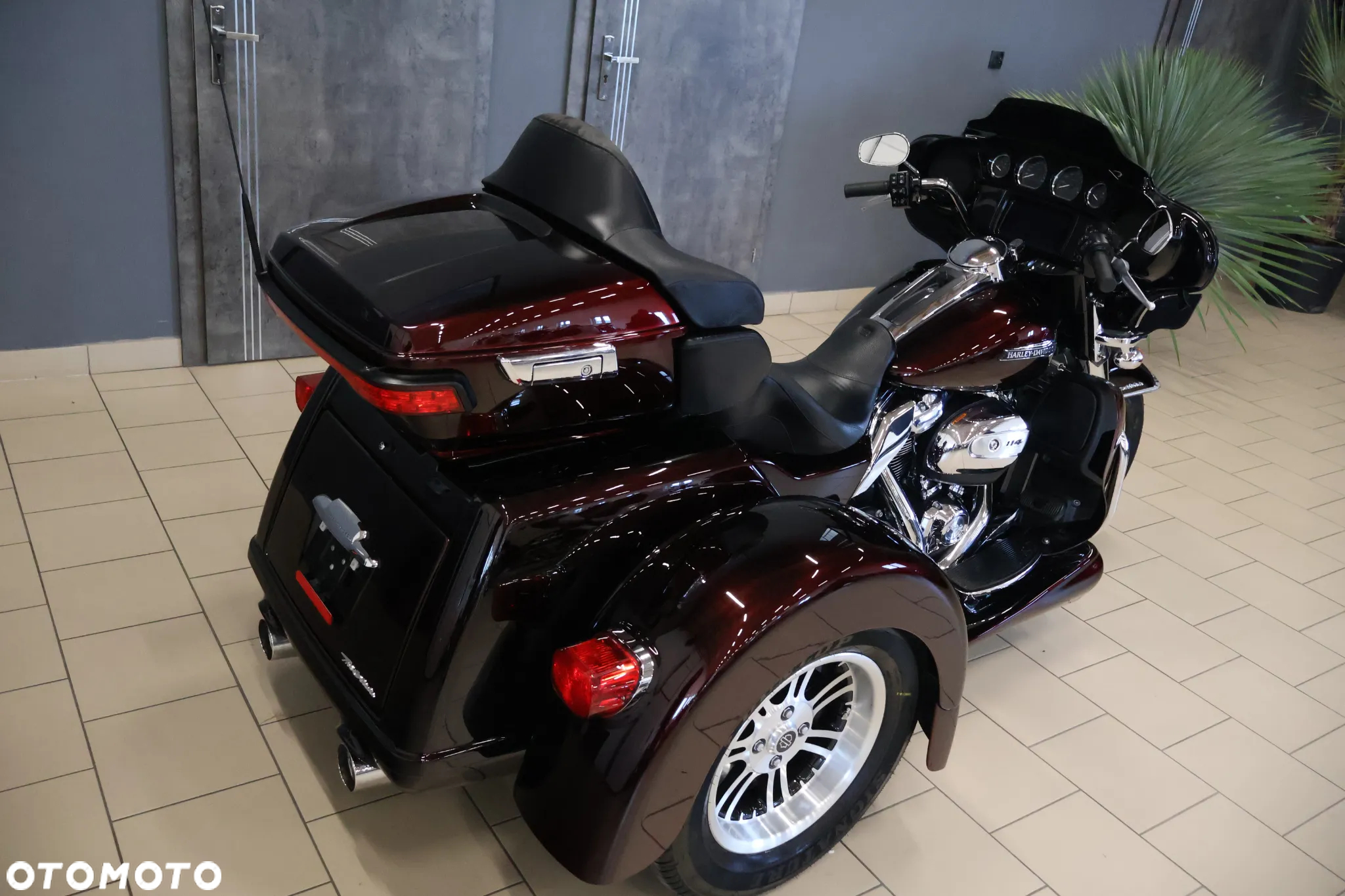 Harley-Davidson FLHS Electra Glide - 4
