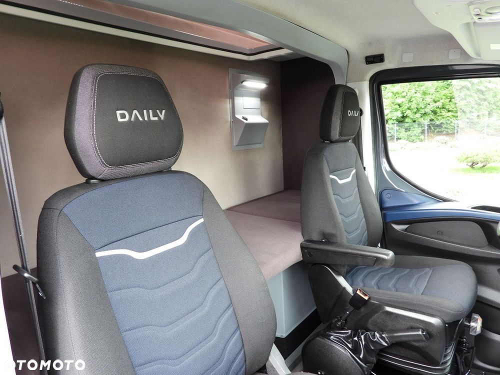 Iveco DAILY 35S18 PLANDEKA 8 PALET WEBASTO TEMPOMAT NAWIGACJA LEDY PNEUMATYKA KLIMATYZACJA  180KM - 38