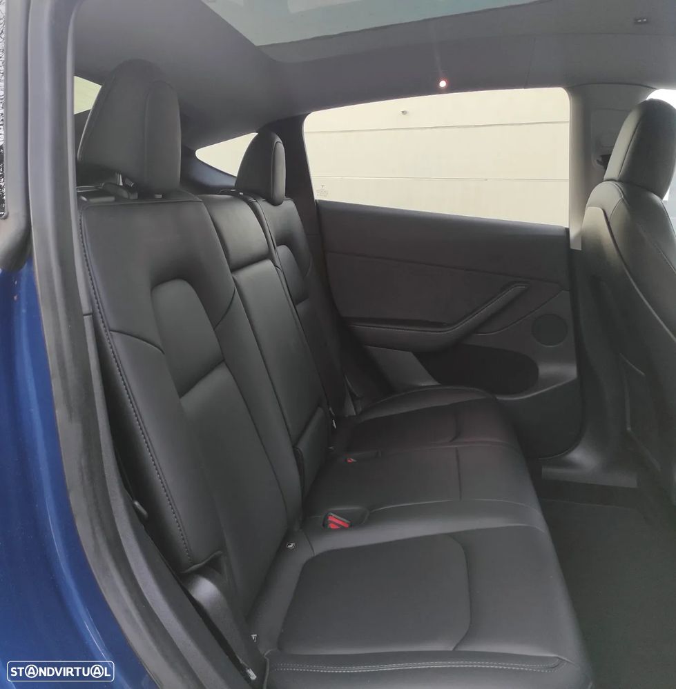 Tesla Model Y Long Range Dual Motor AWD - 23