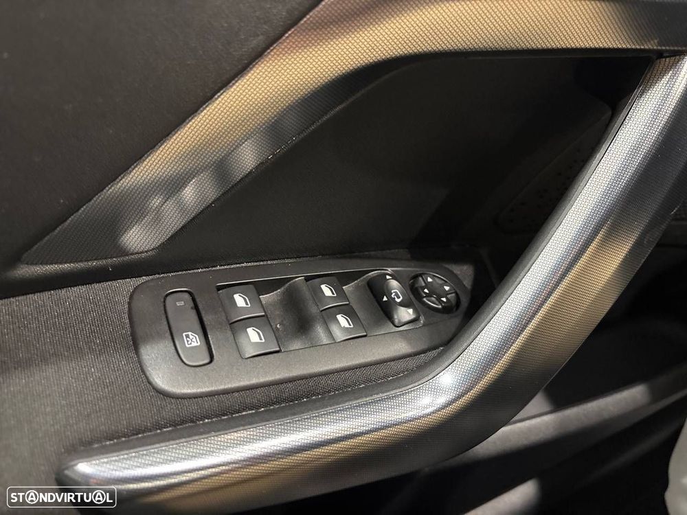 Peugeot 2008 1.2 PureTech Allure - 20