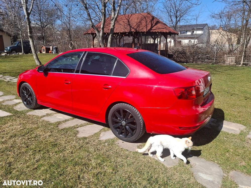 Volkswagen Jetta 2.0 TDI CR DPF DSG Highline - 3