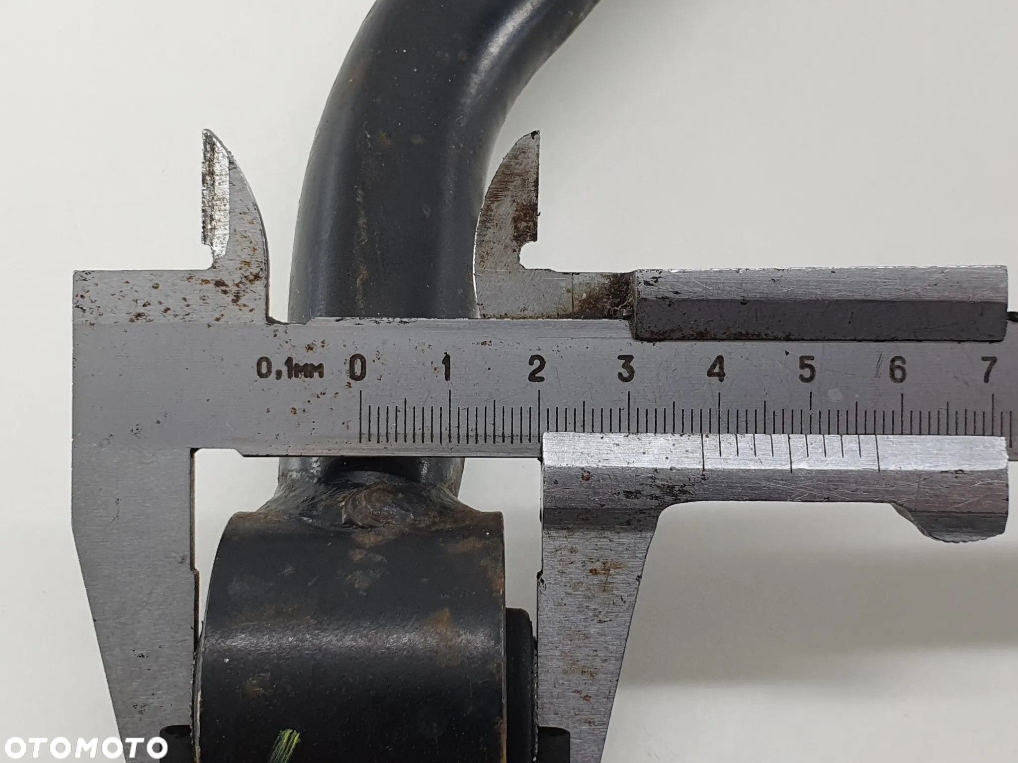 WAHACZ PRAWY PRZOD GORNY SWORZEN   TGB BLADE 550 - 11