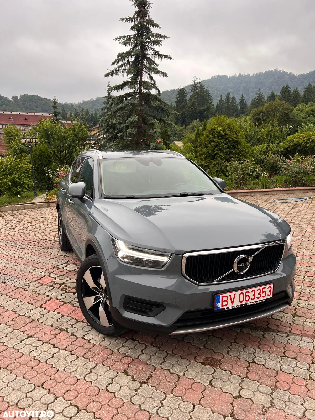 Volvo XC 40 T4 AWD Geartronic Momentum Pro - 3