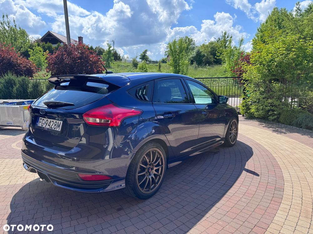Ford Focus 2.0 EcoBoost ST - 4