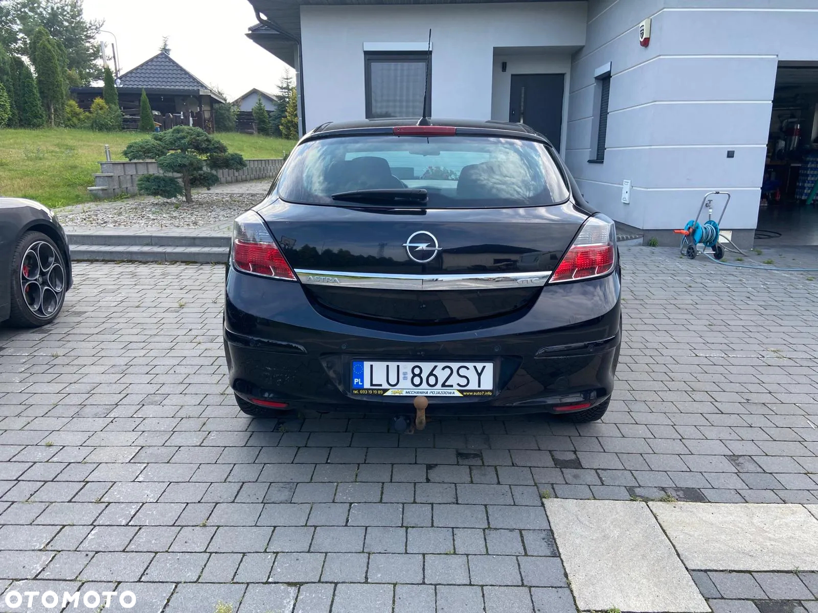 Opel Astra GTC 1.6 - 11