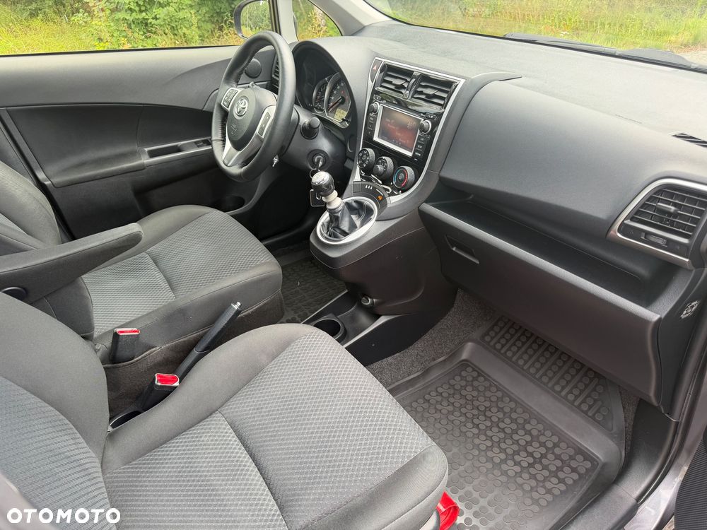 Toyota Verso S 1.33 Premium - 10