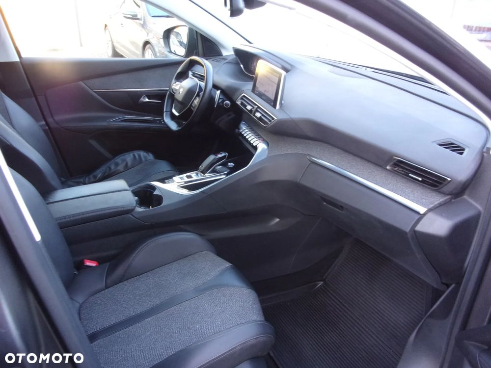 Peugeot 5008 1.2 PureTech Active S&S EAT6 - 23