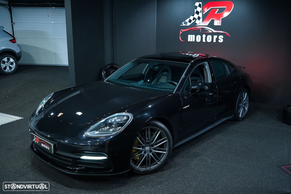 Porsche Panamera 4 E-Hybrid - 4