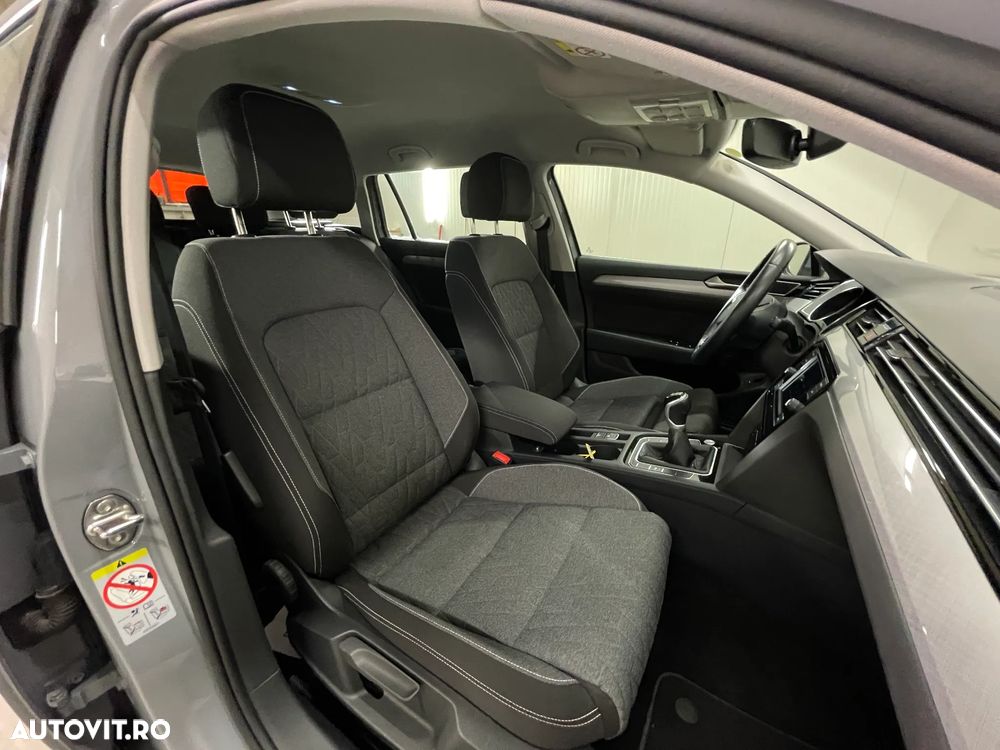 Volkswagen Passat 2.0 TDI Comfortline - 11