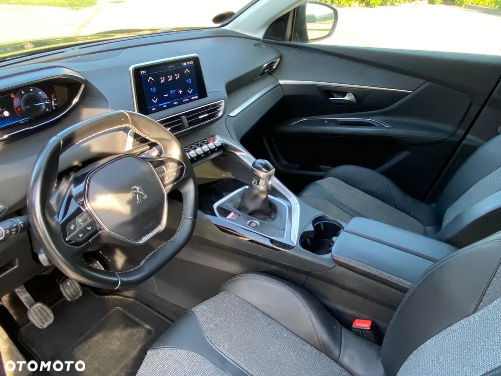Peugeot 3008 1.5 BlueHDi Allure S&S - 21
