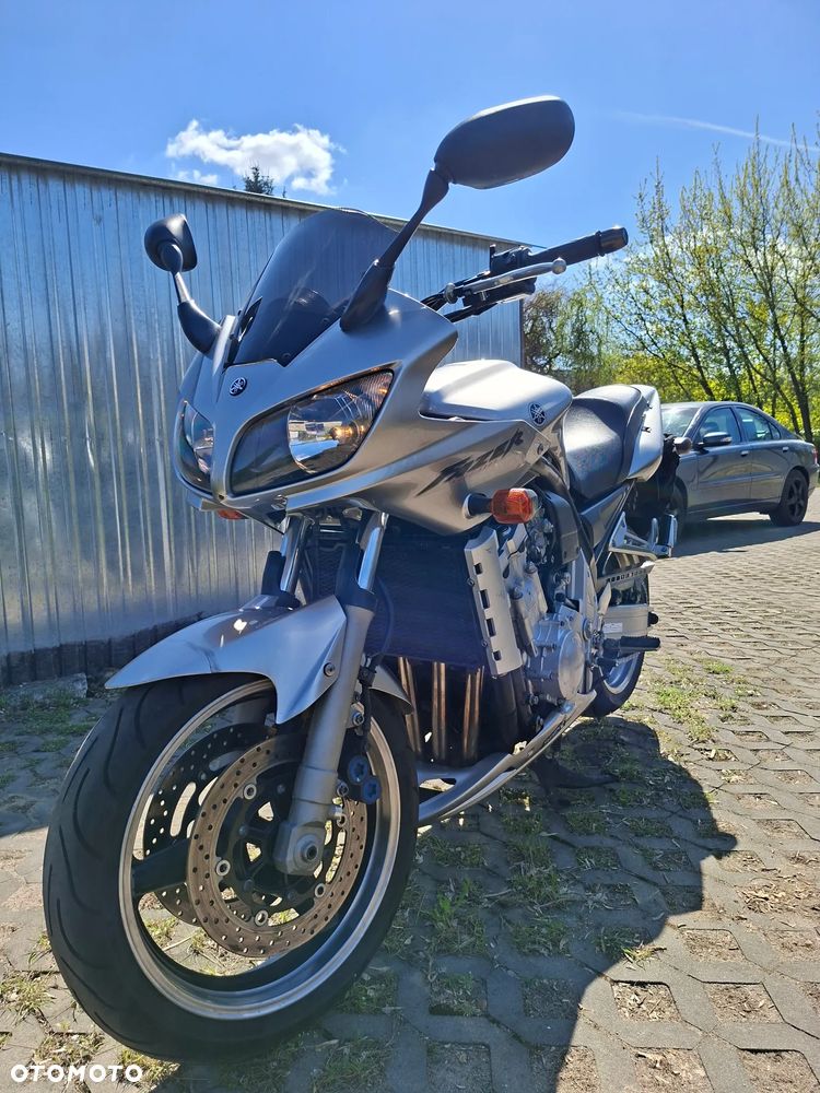Yamaha FZS - 8