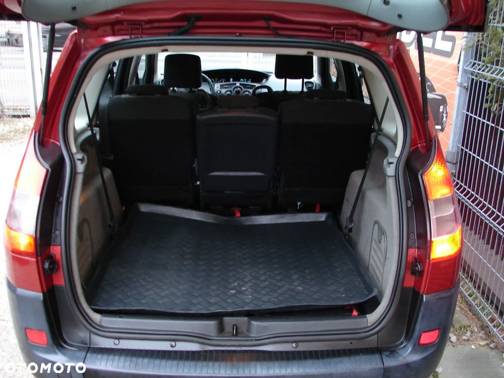 Renault Scenic 2.0 16V Emotion - 15