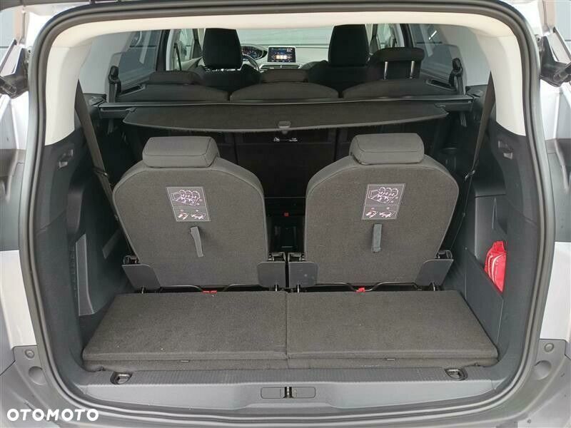 Peugeot 5008 - 12