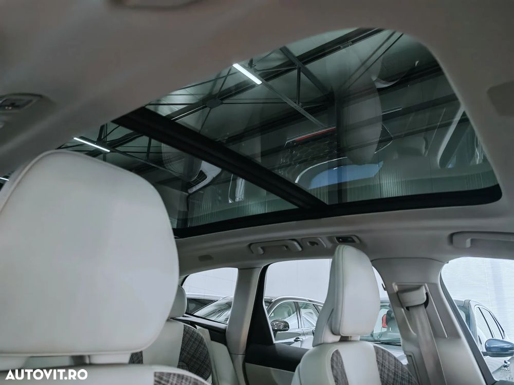 Volvo XC 60 T6 AWD Recharge Geartronic Inscription - 26