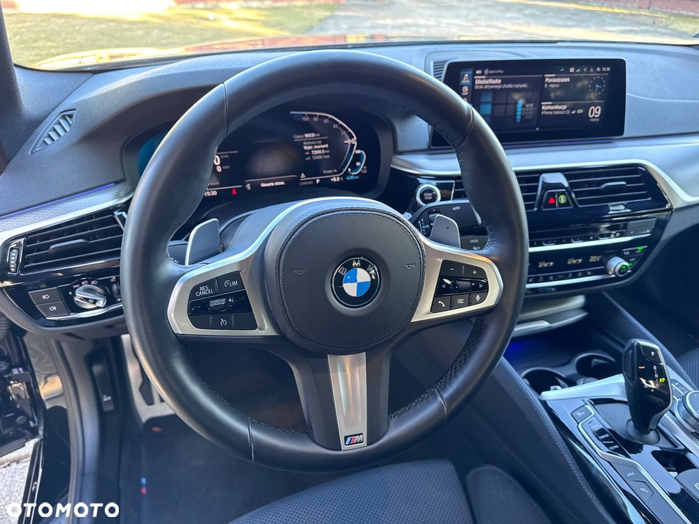 BMW Seria 5 530e iPerformance xDrive M Sport sport - 25