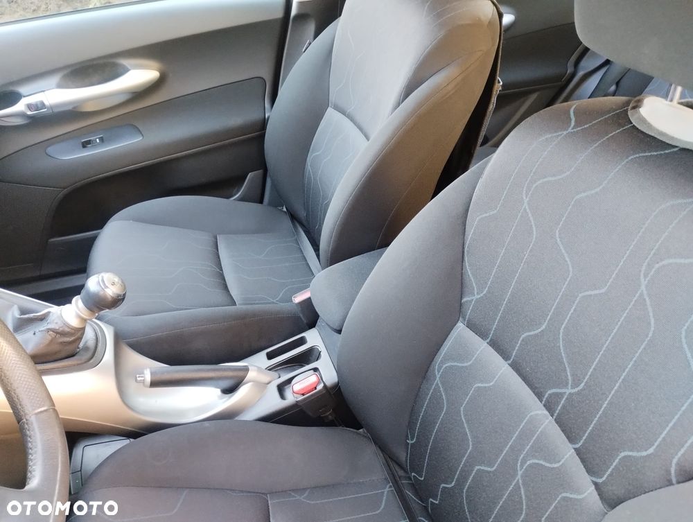 Toyota Auris 1.6 Sprint - 8
