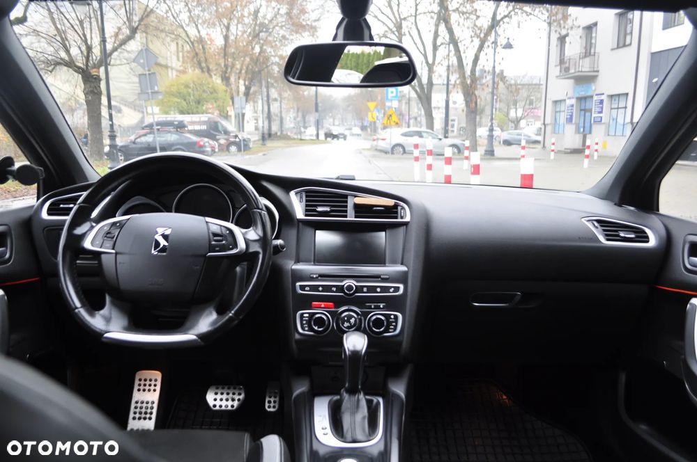 DS Automobiles DS 4 Crossback - 11