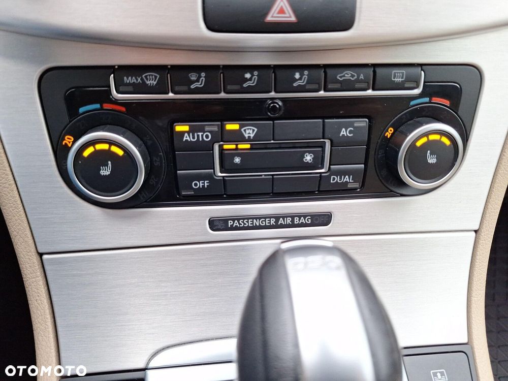 Volkswagen Passat 2.0 TSI Highline DSG - 25