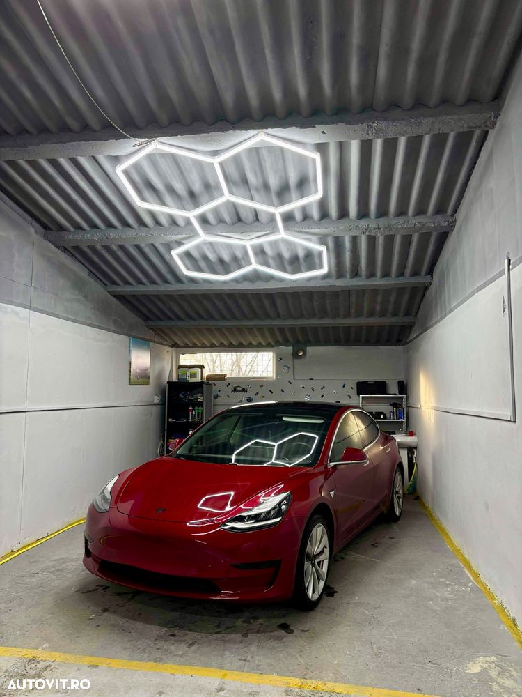 Tesla Model 3 - 2
