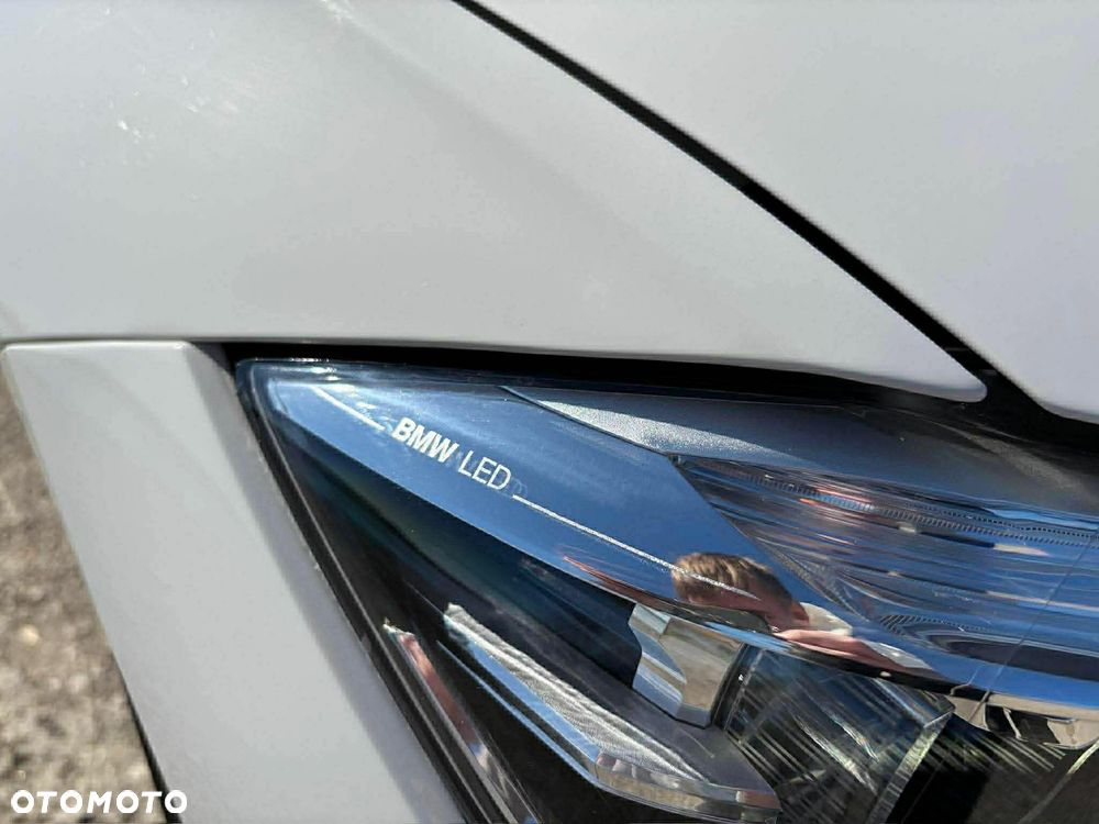 BMW Seria 3 330i - 15