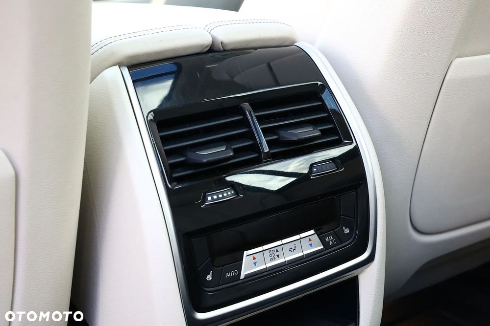BMW X7 xDrive40d mHEV - 23