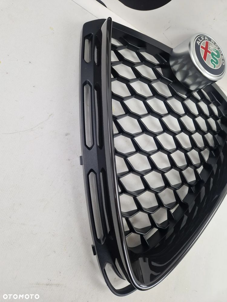 Atrapa grill Alfa Romeo Stelvio - 2