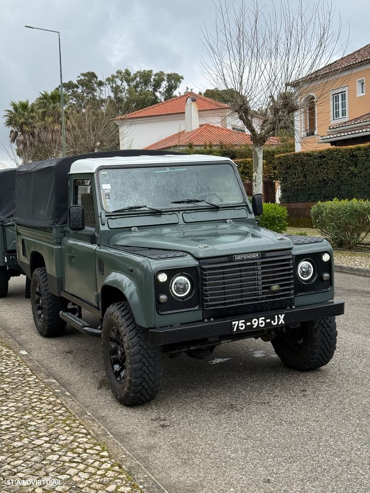 Land Rover Defender 110 SE - 23