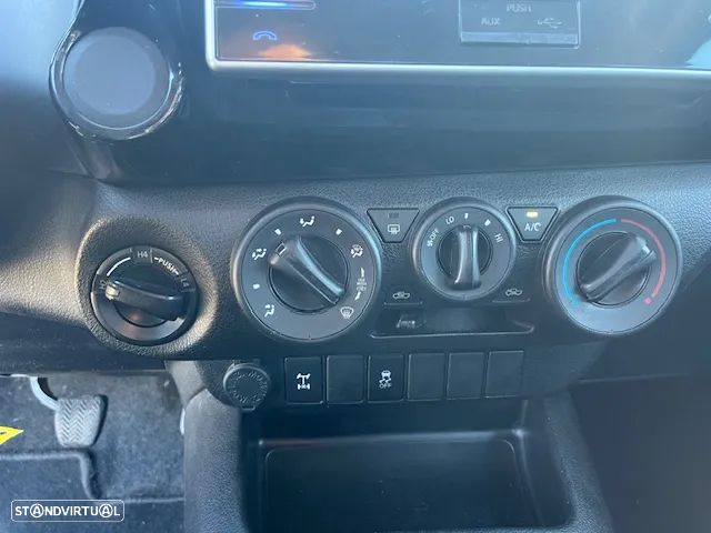 Toyota Hilux 4x4 cab/dupla 150cv - 11