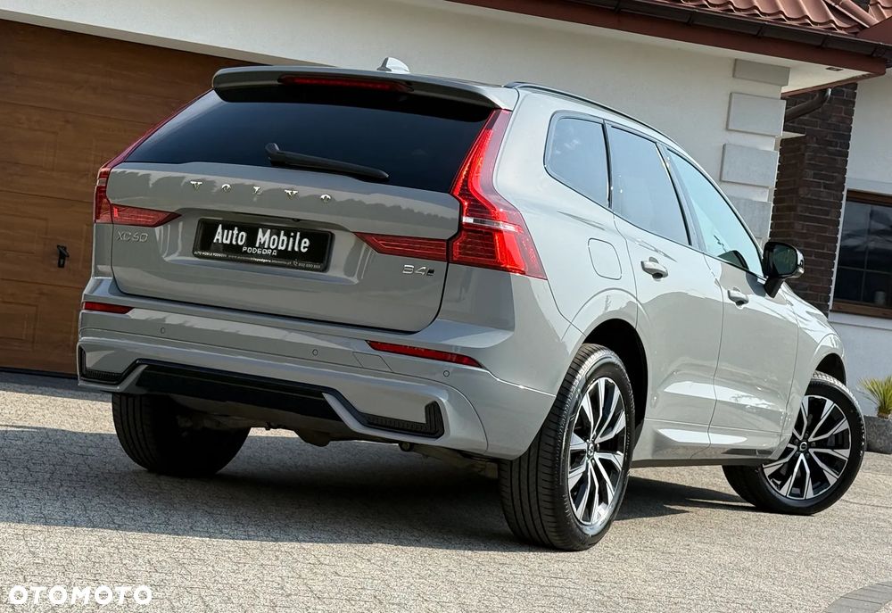 Volvo XC 60 B4 D AWD Plus Dark - 4