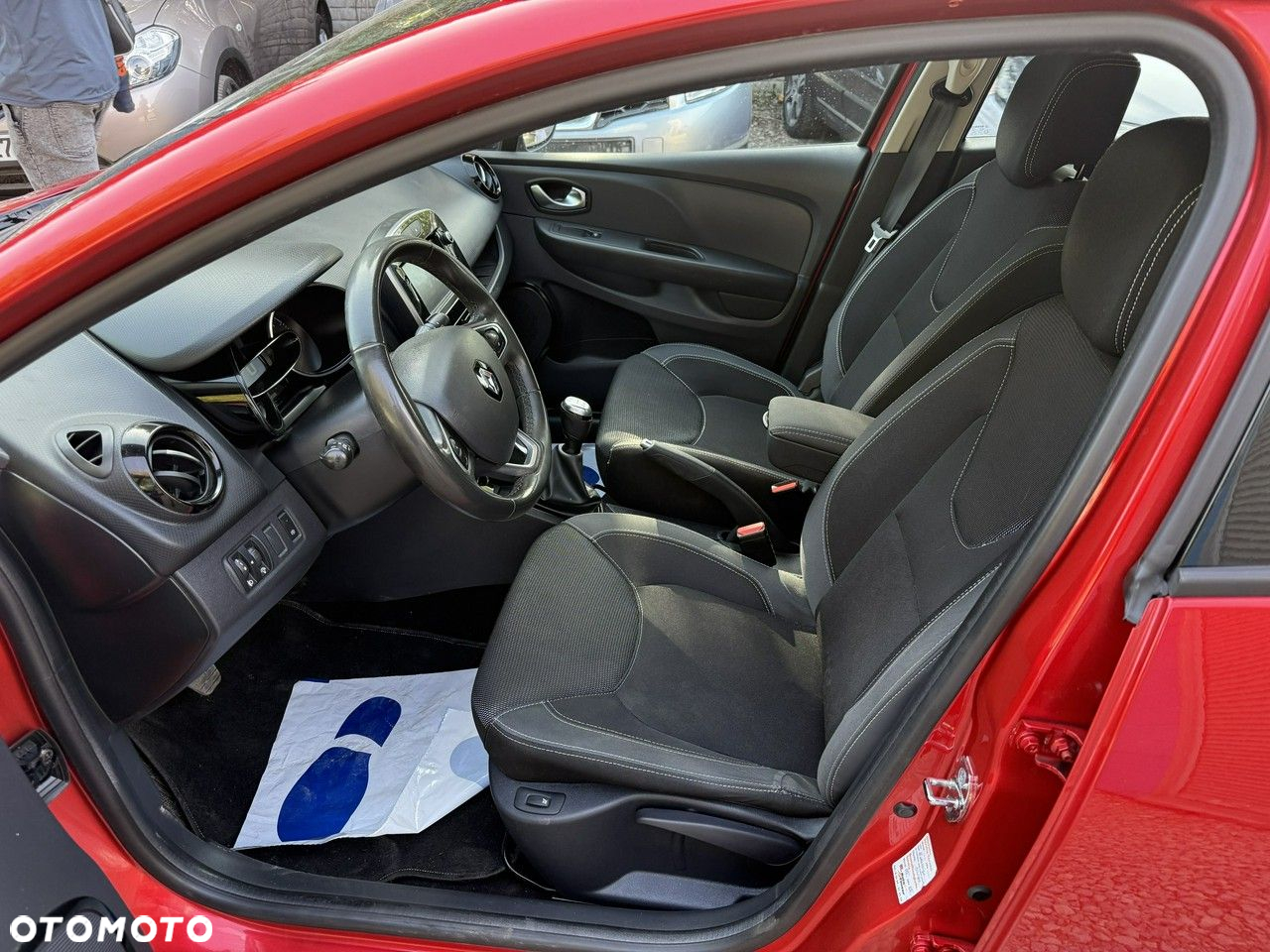 Renault Clio - 10
