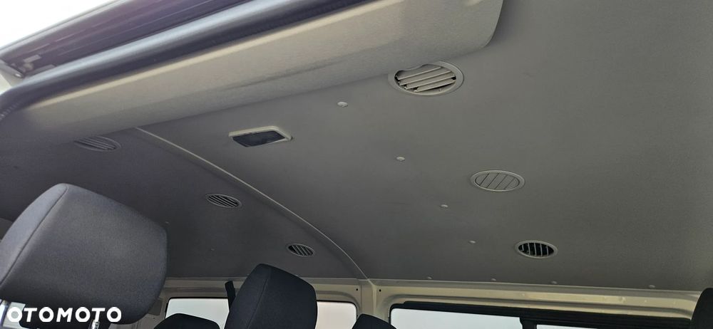 Volkswagen Transporter - 33