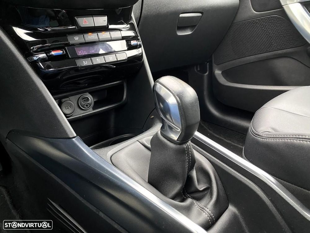 Peugeot 2008 1.2 PureTech Allure - 22