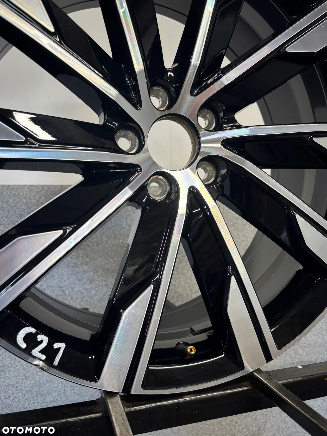 1 FELGA ALU. VOLVO V60,S60 R-GESIGN 20'' 8J ET45 - 5