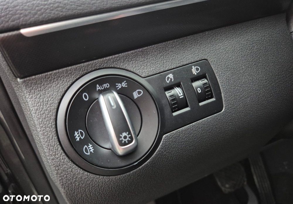 Volkswagen Touran - 13