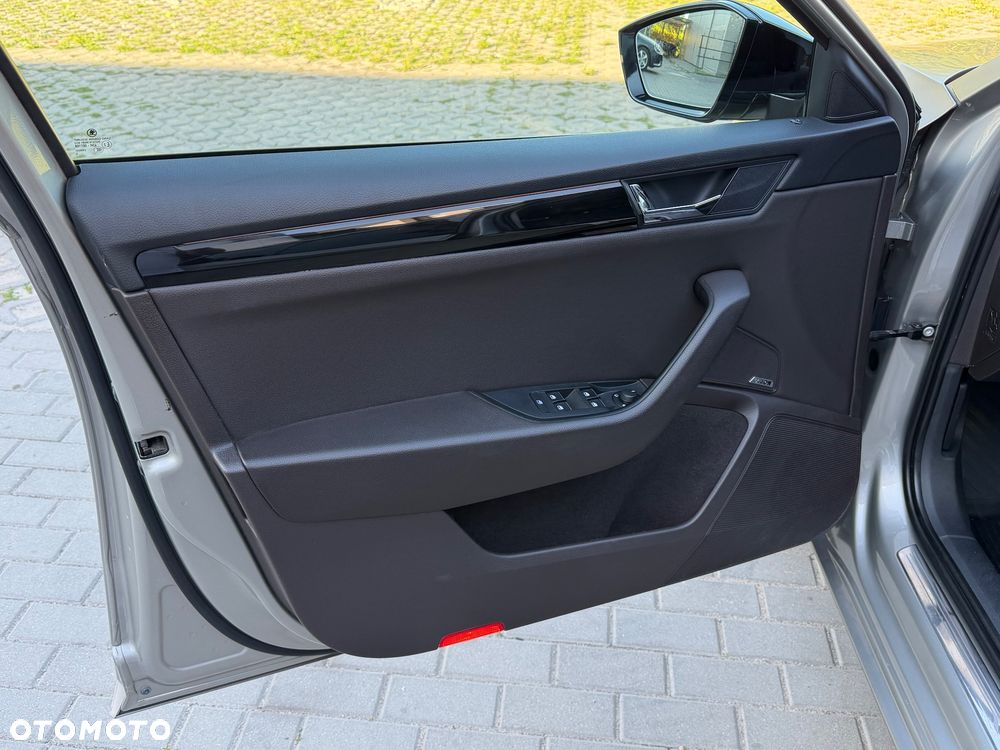 Skoda Superb 2.0 TDI L&K DSG - 21