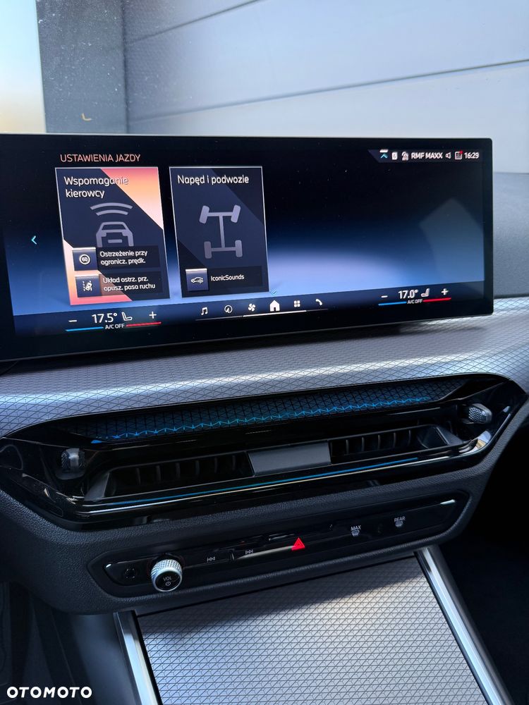BMW Seria 3 330i xDrive M Sport sport - 16