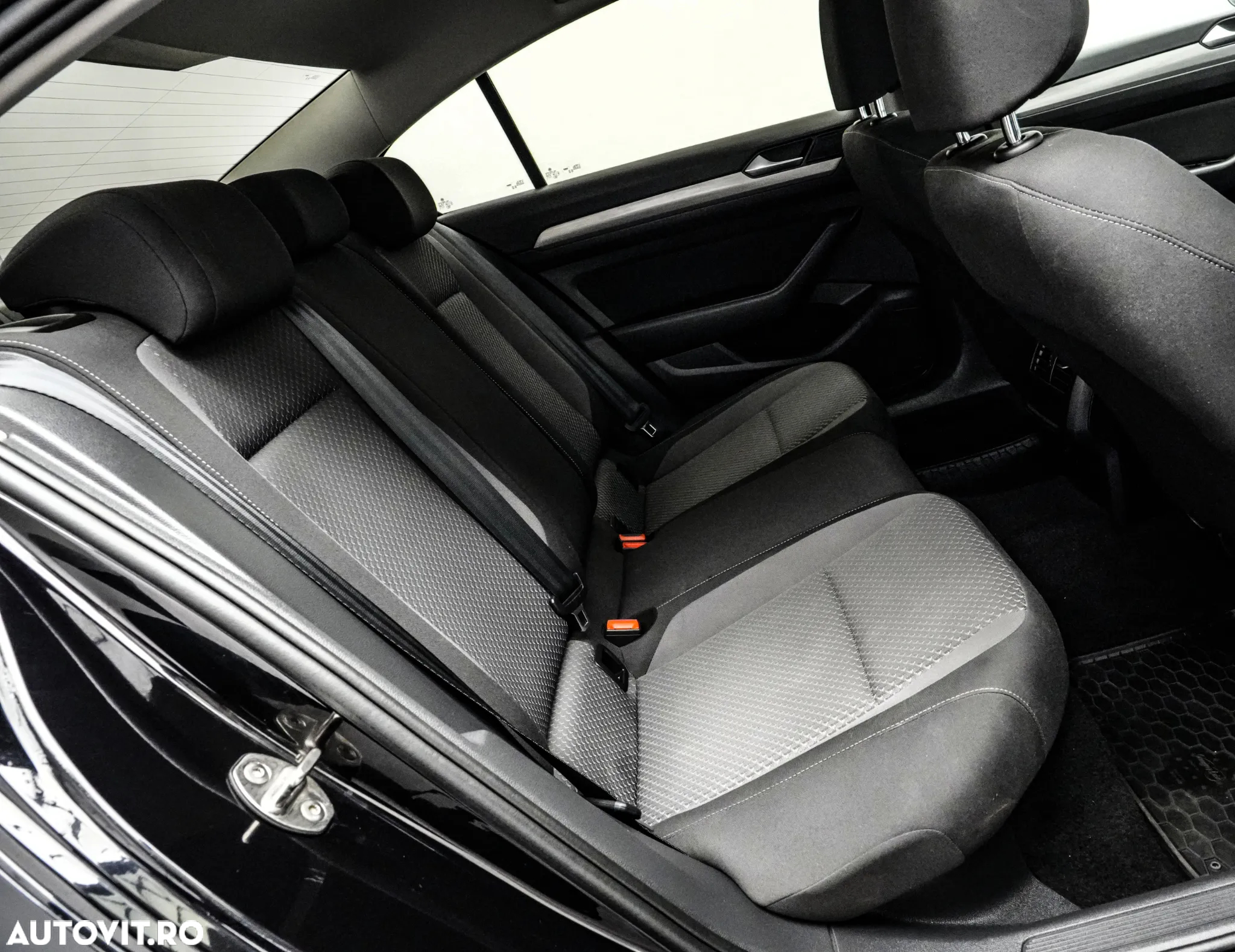 Volkswagen Passat 2.0 TDI DSG Comfortline - 17