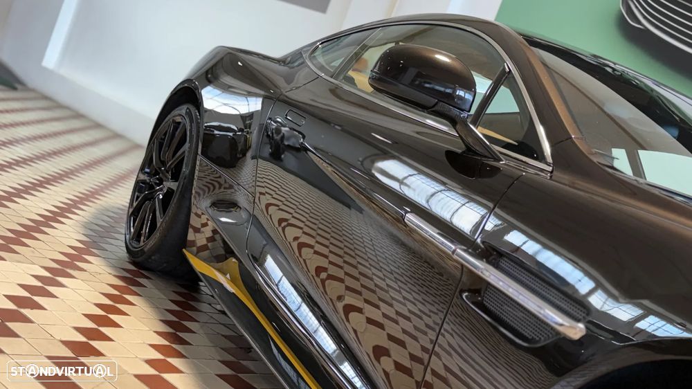 Aston Martin Vanquish S Coupe - 11