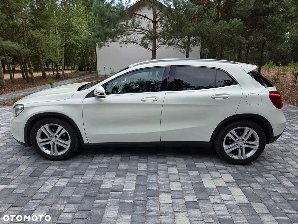Mercedes-Benz GLA - 4