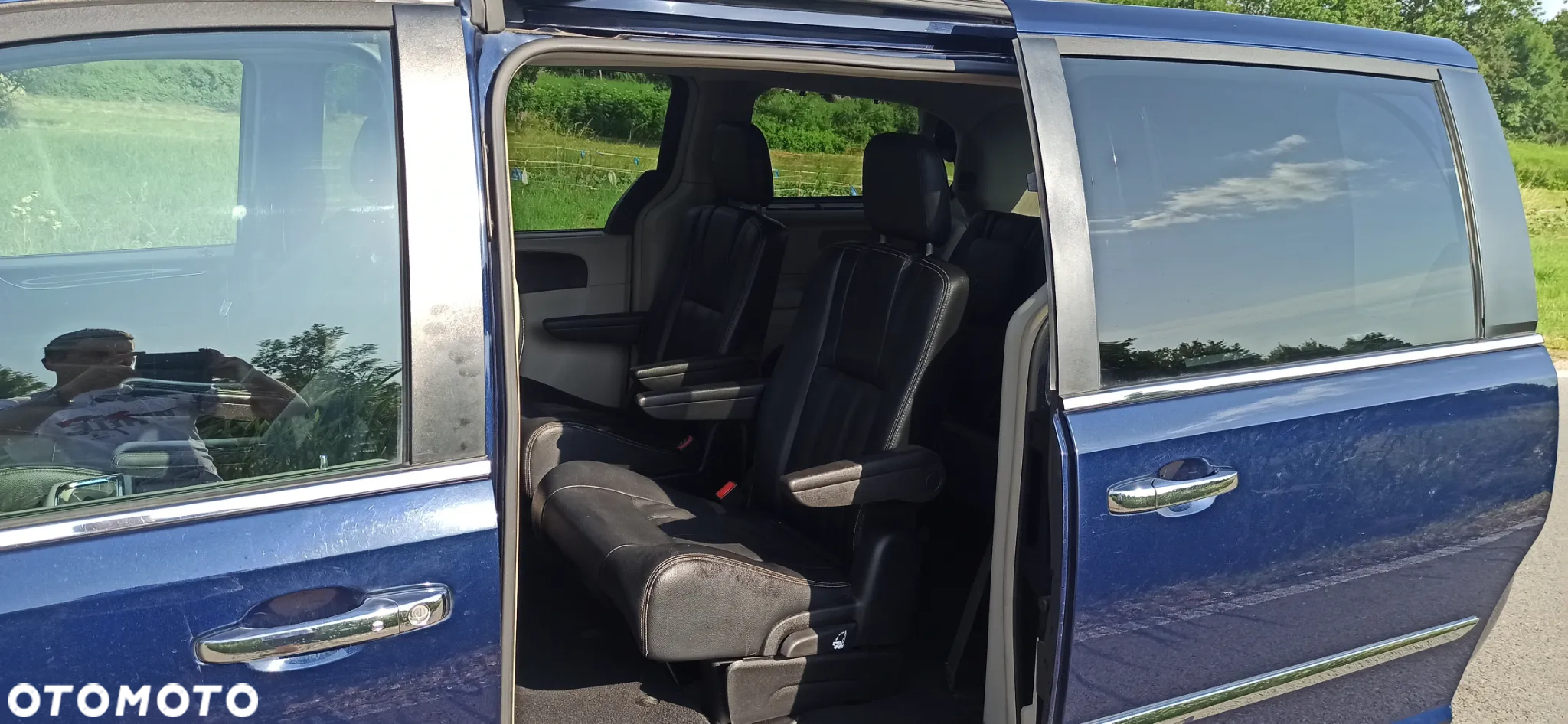 Chrysler Town & Country - 15