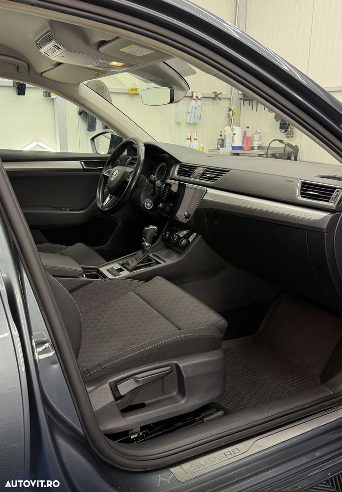 Skoda Superb 2.0 TDI DSG Ambition - 7