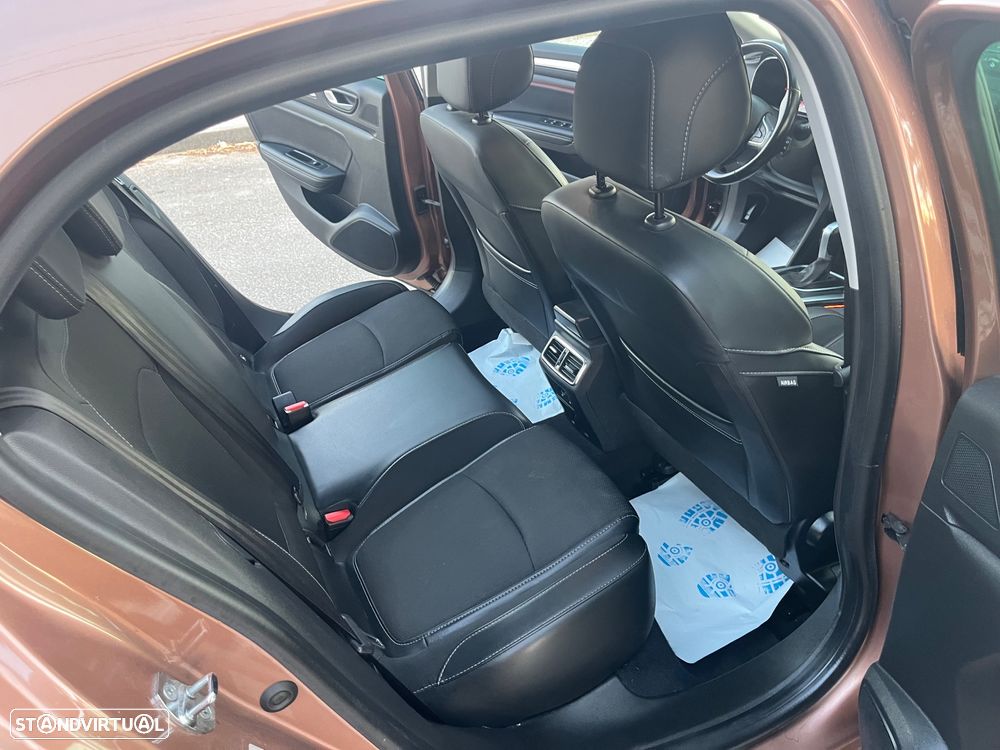 Renault Mégane 1.5 Blue dCi Intens EDC - 14