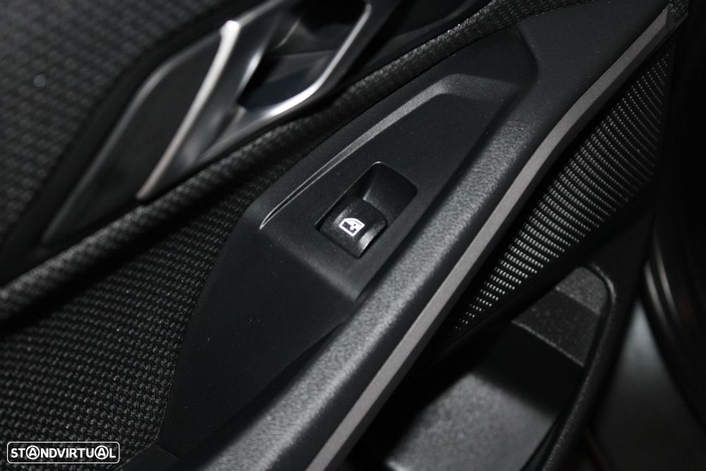 BMW 330 e Touring Auto - 23