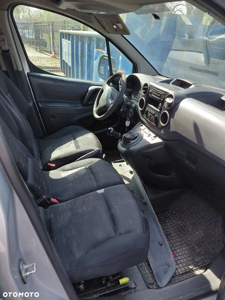 Części- Citroen Berlingo  Rok 2010 Pojemność 1560 Moc 66,20 kw Diesel - 6