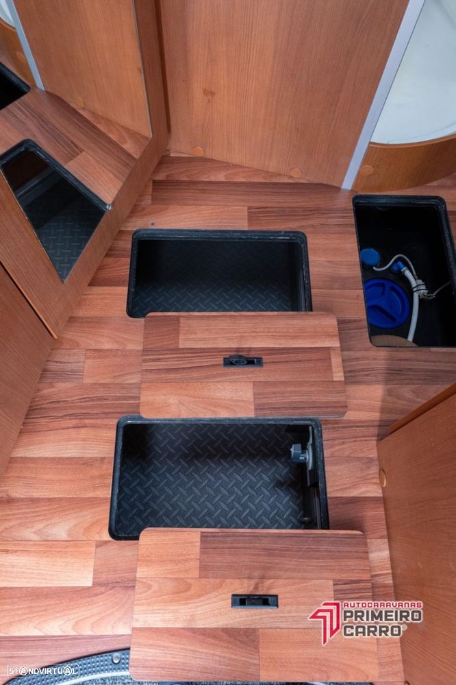 Hymer Classe B sala grande - 15