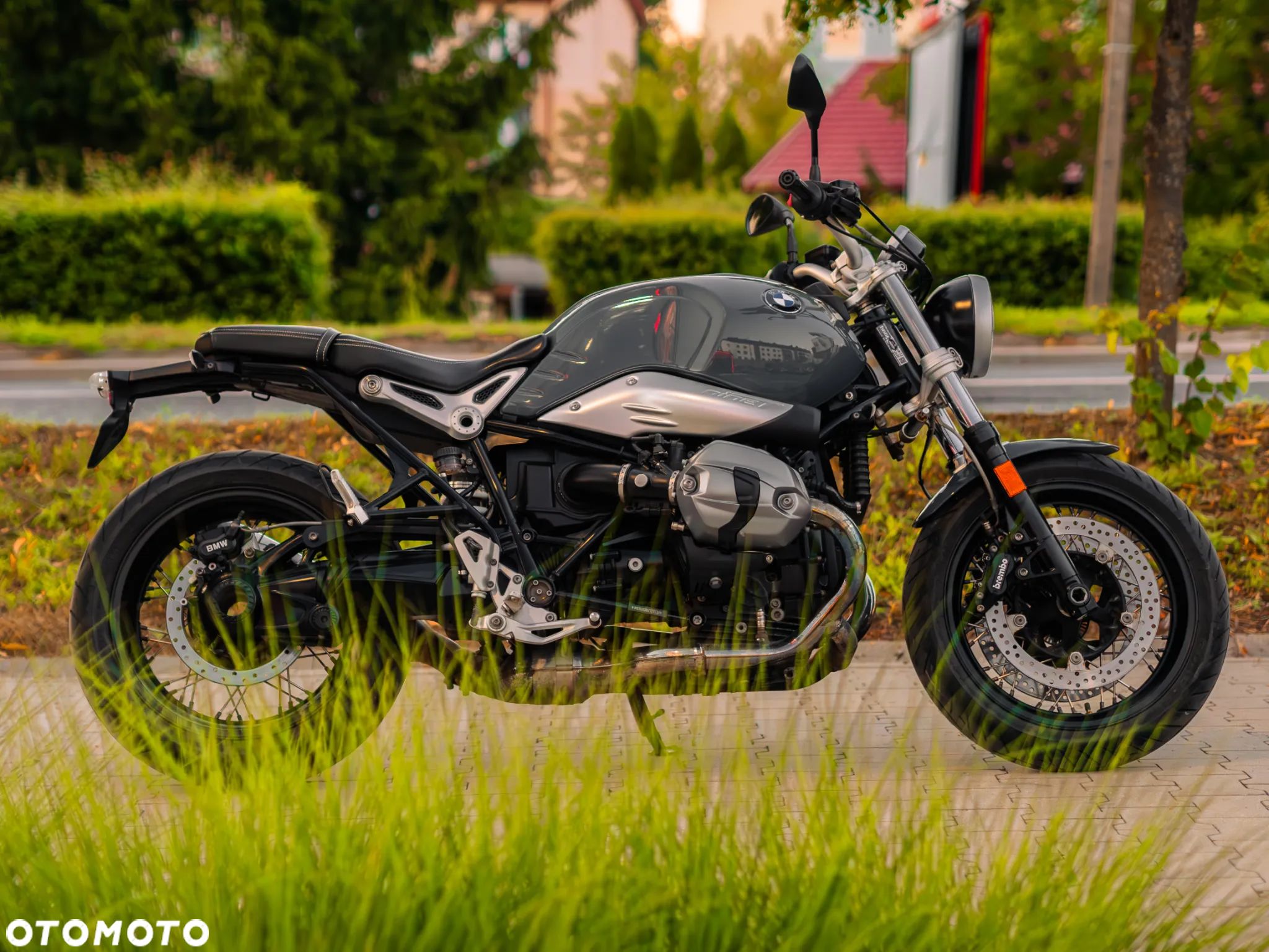 BMW R - 1