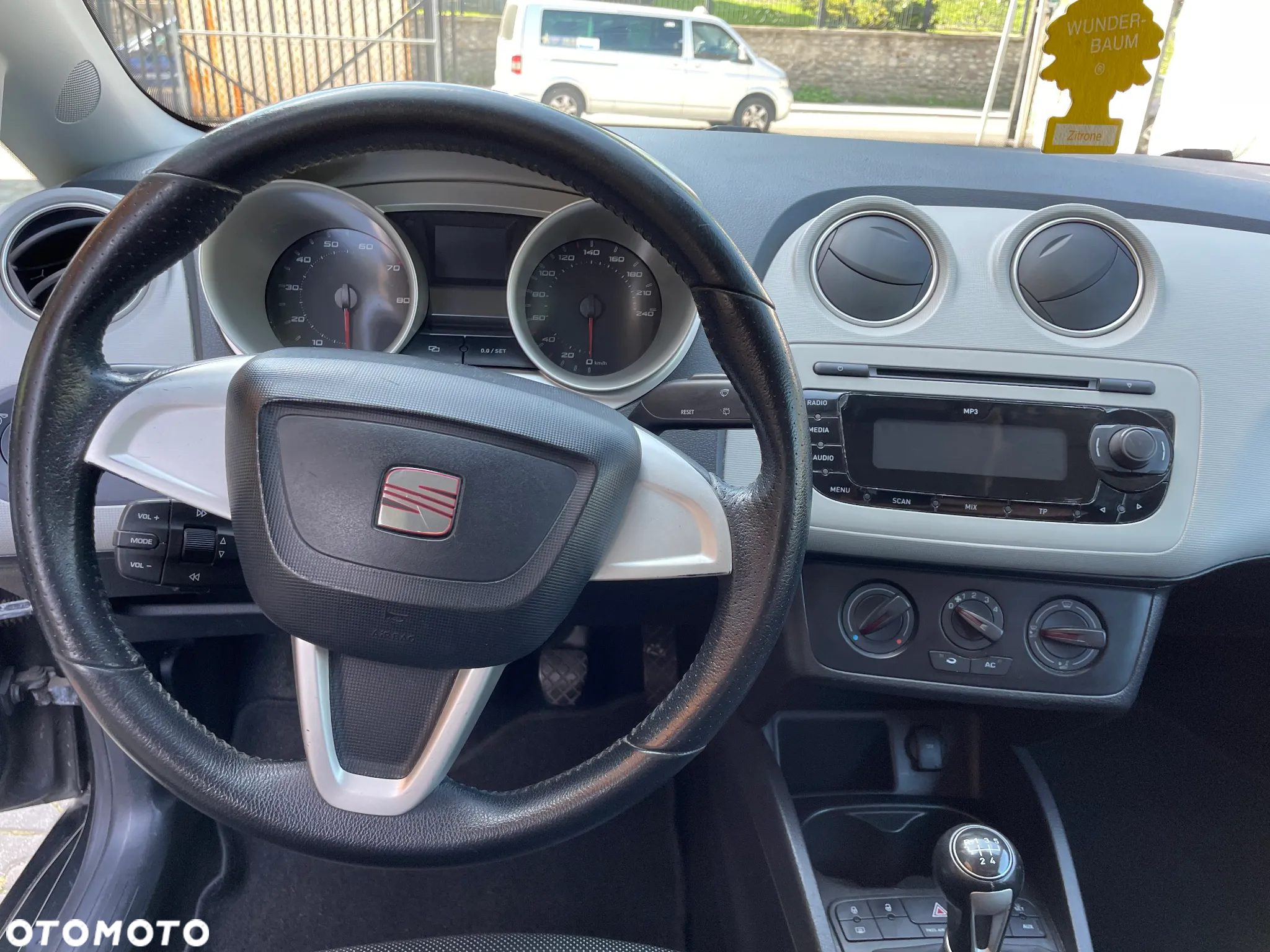 Seat Ibiza SC 1.6 16V Sport - 13